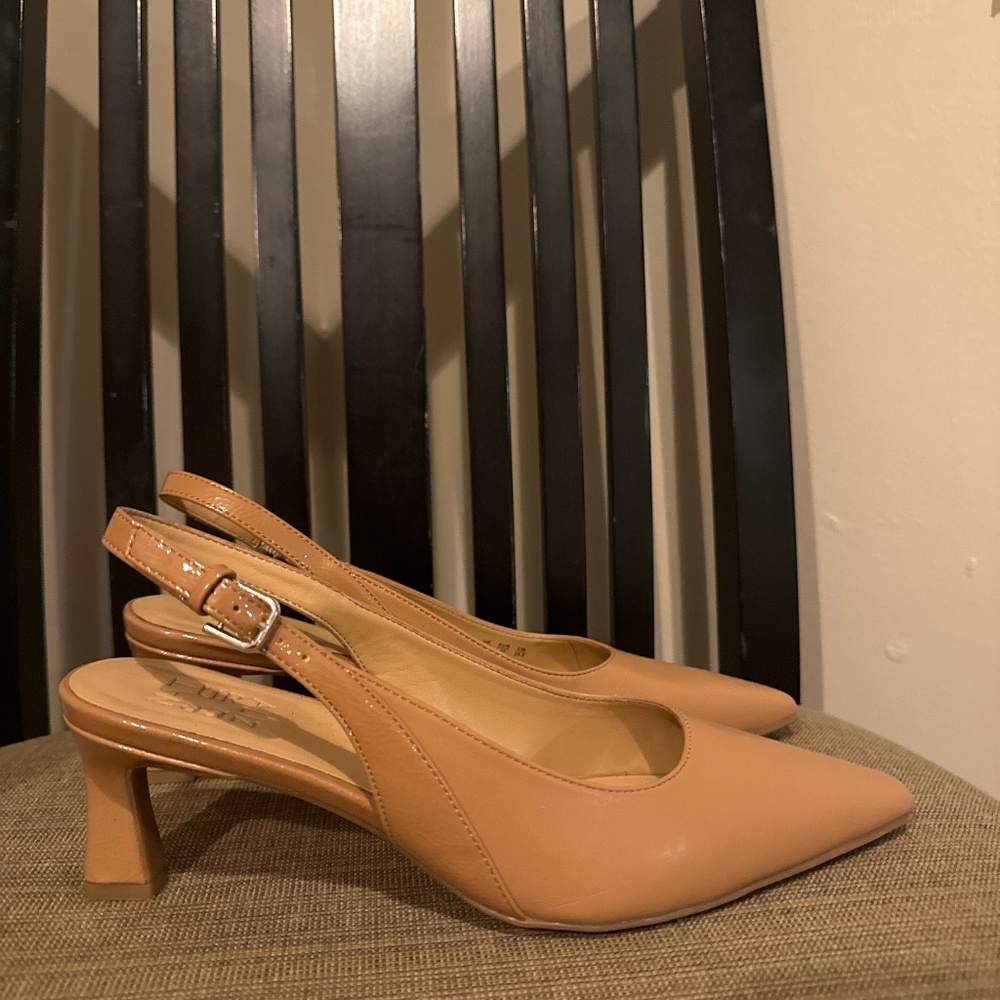 Naturalizer Slingbacks